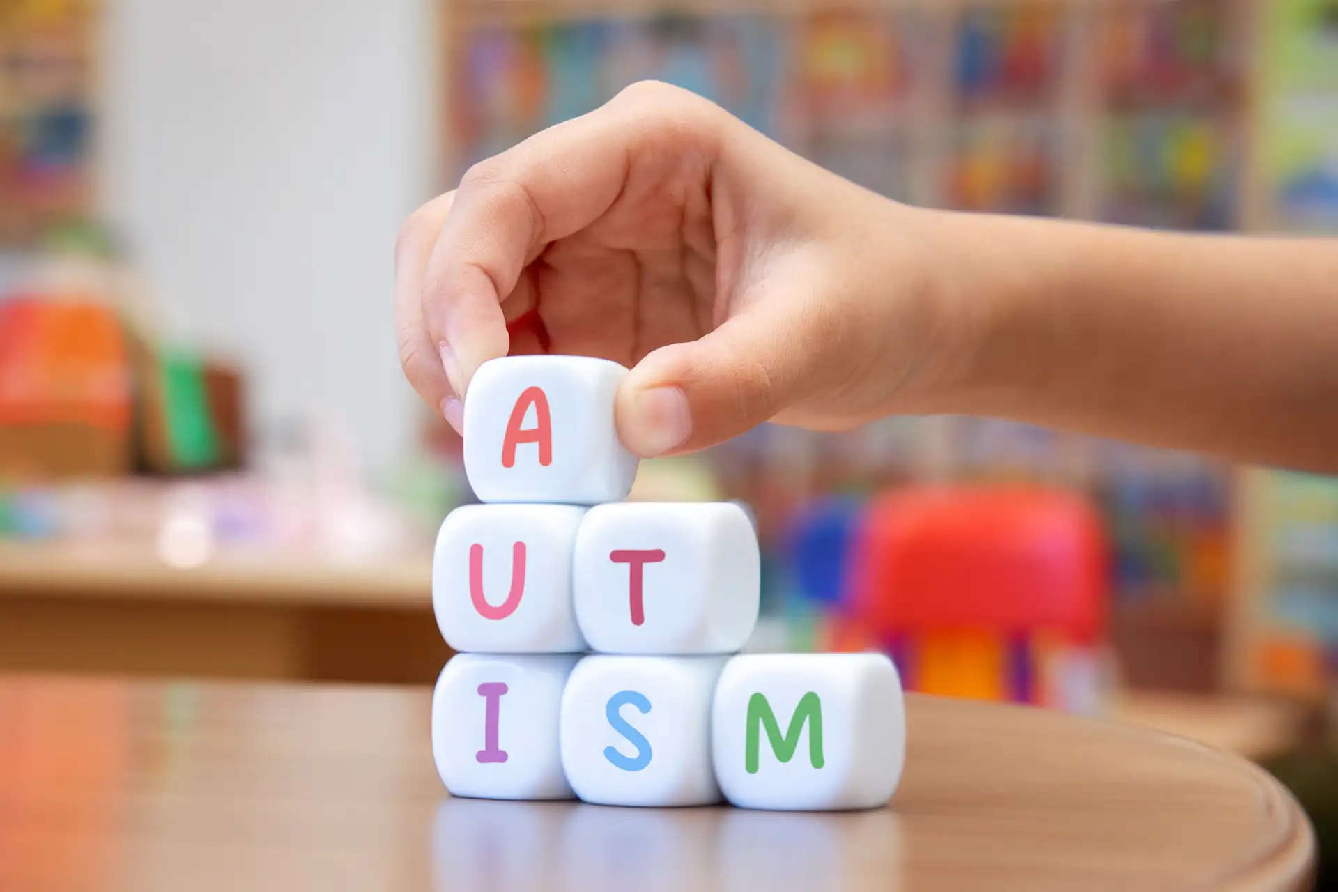 Autismo nei bambini e nelle bambine: segnali precoci, ruolo del nido e percorsi inclusivi
