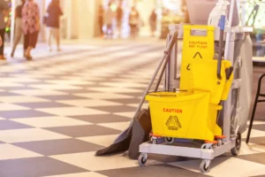 Pulizie centri commerciali: un servizio essenziale per sicurezza, igiene e qualità degli spazi