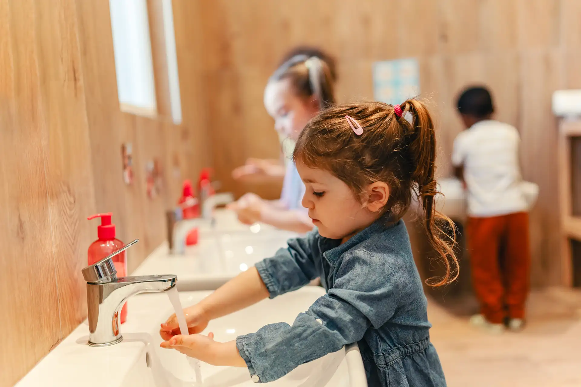 Il valore educativo della routine: perché aiuta bambine e bambini a crescere sereni